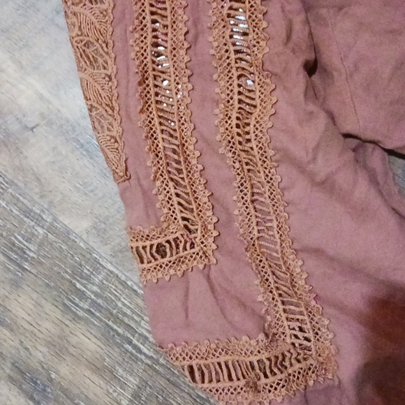 Sundance Crochet Embroidered Boho 3/4 Sleeve Top - Picture 7 of 7